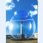Montage photo du phare de Ouistreham dans un aquarium